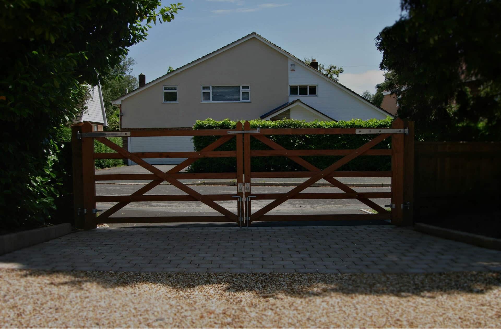 How to Choose the Best Chevron Fence Panels for Your Property in Dorset