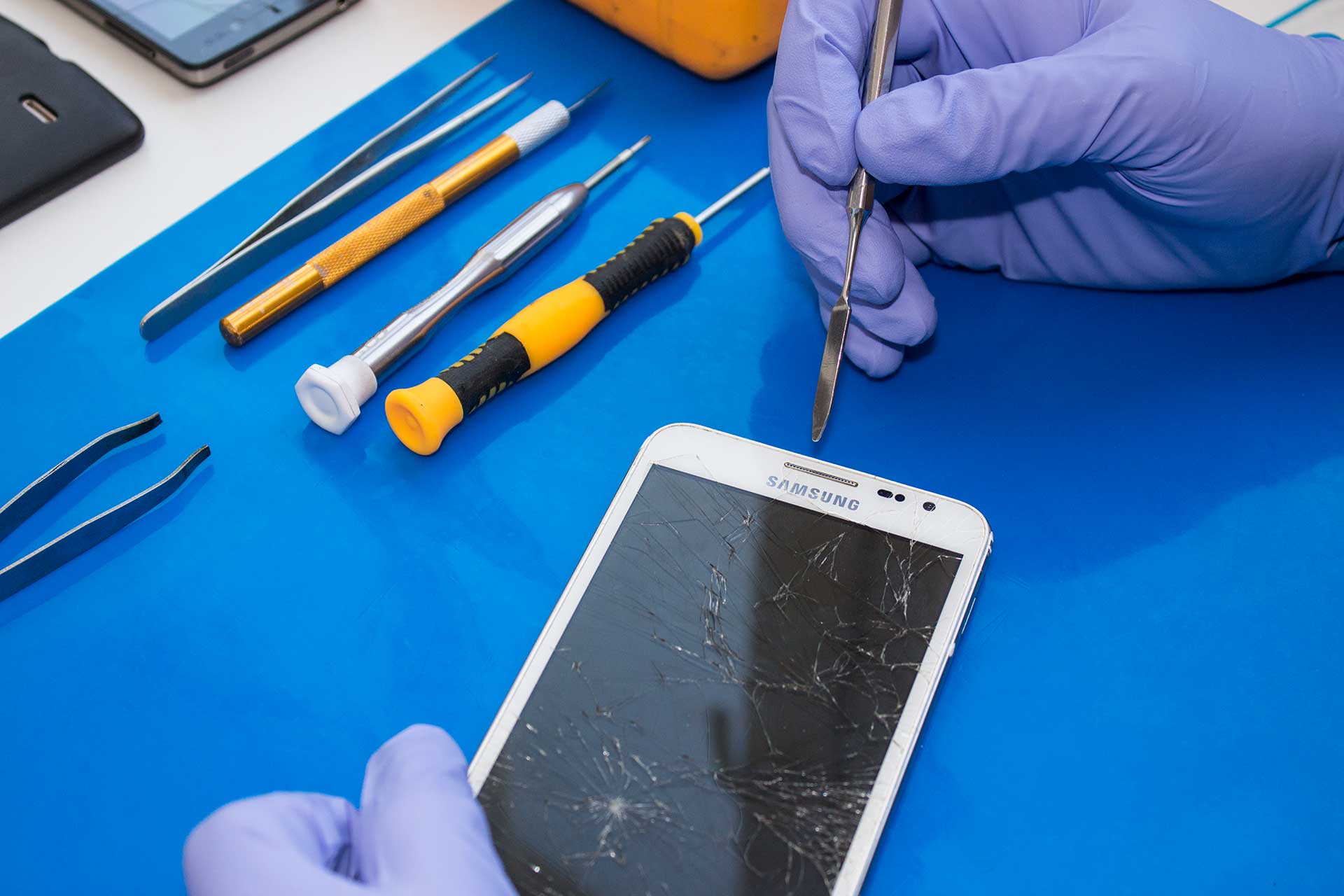 phone repairing in glasgow by experts