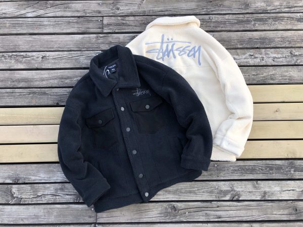 Cómo combinar la sudadera con capucha Stussy para causar el máximo